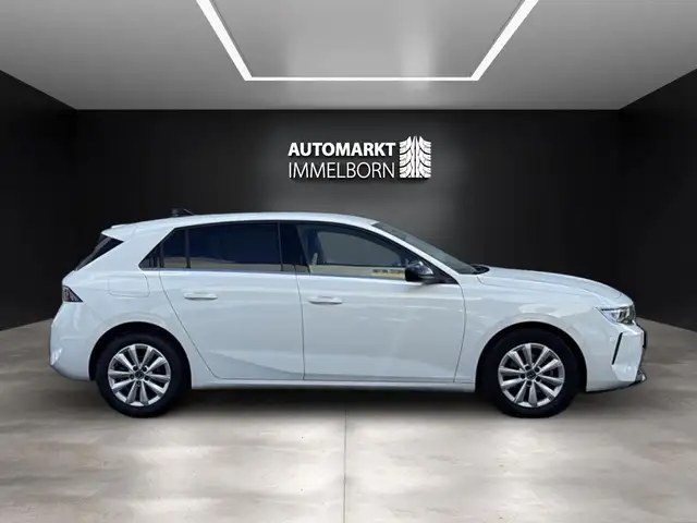 Opel Astra view 9