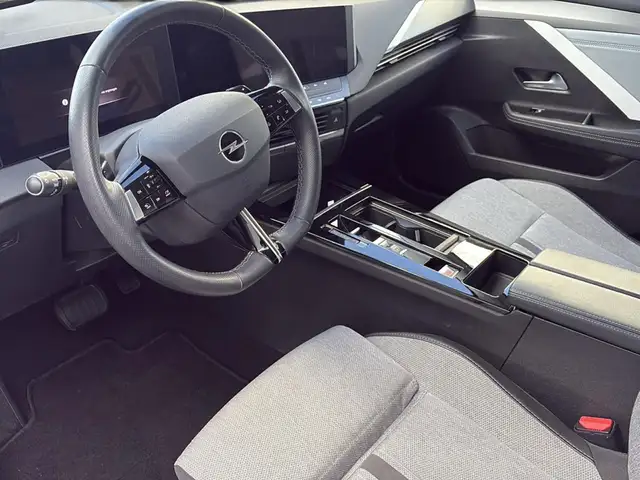 Opel Astra view 16