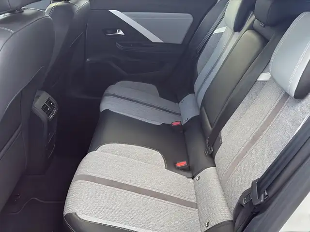 Opel Astra view 30