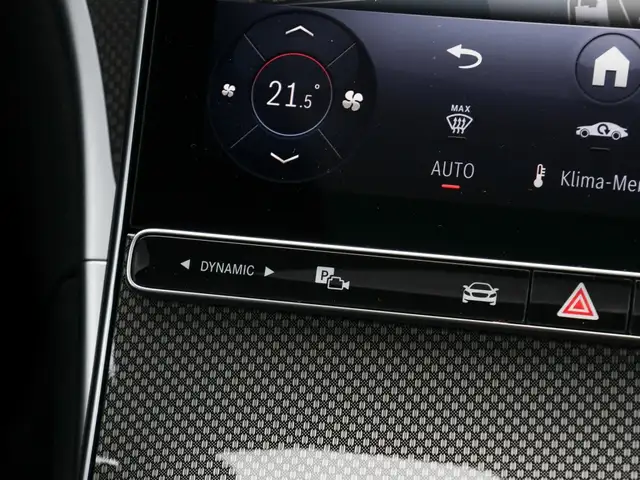 Mercedes-Benz C-Class view 10