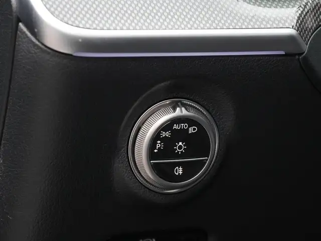 Mercedes-Benz C-Class view 16