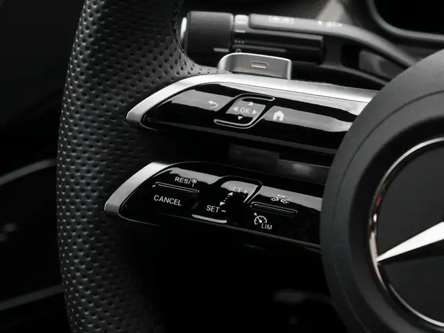 Mercedes-Benz C-Class view 12