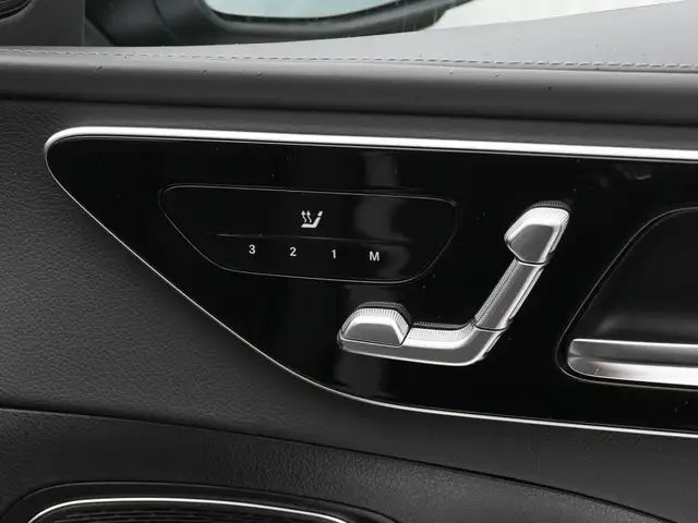 Mercedes-Benz C-Class view 7