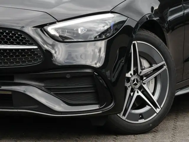 Mercedes-Benz C-Class view 6