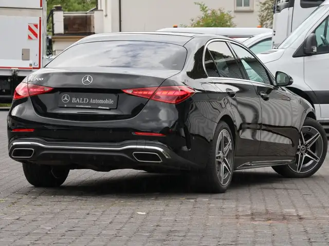 Mercedes-Benz C-Class view 3