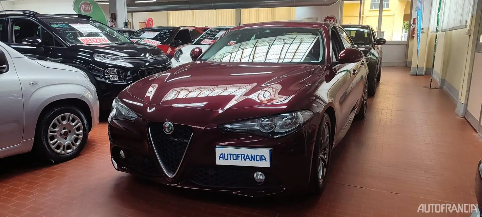 Alfa Romeo GIULIA - 2.2 TD 210CV BUSINESS AT8 crvena - 1
