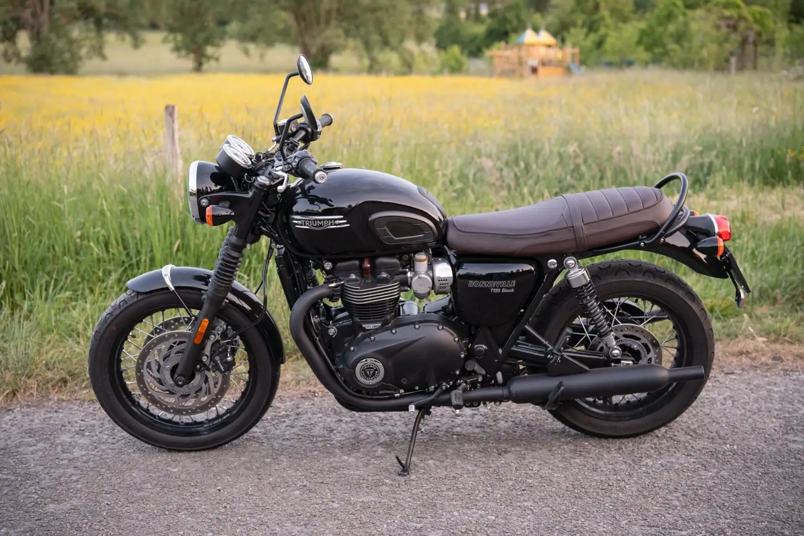 Triumph Bonneville T120 Černá - 1