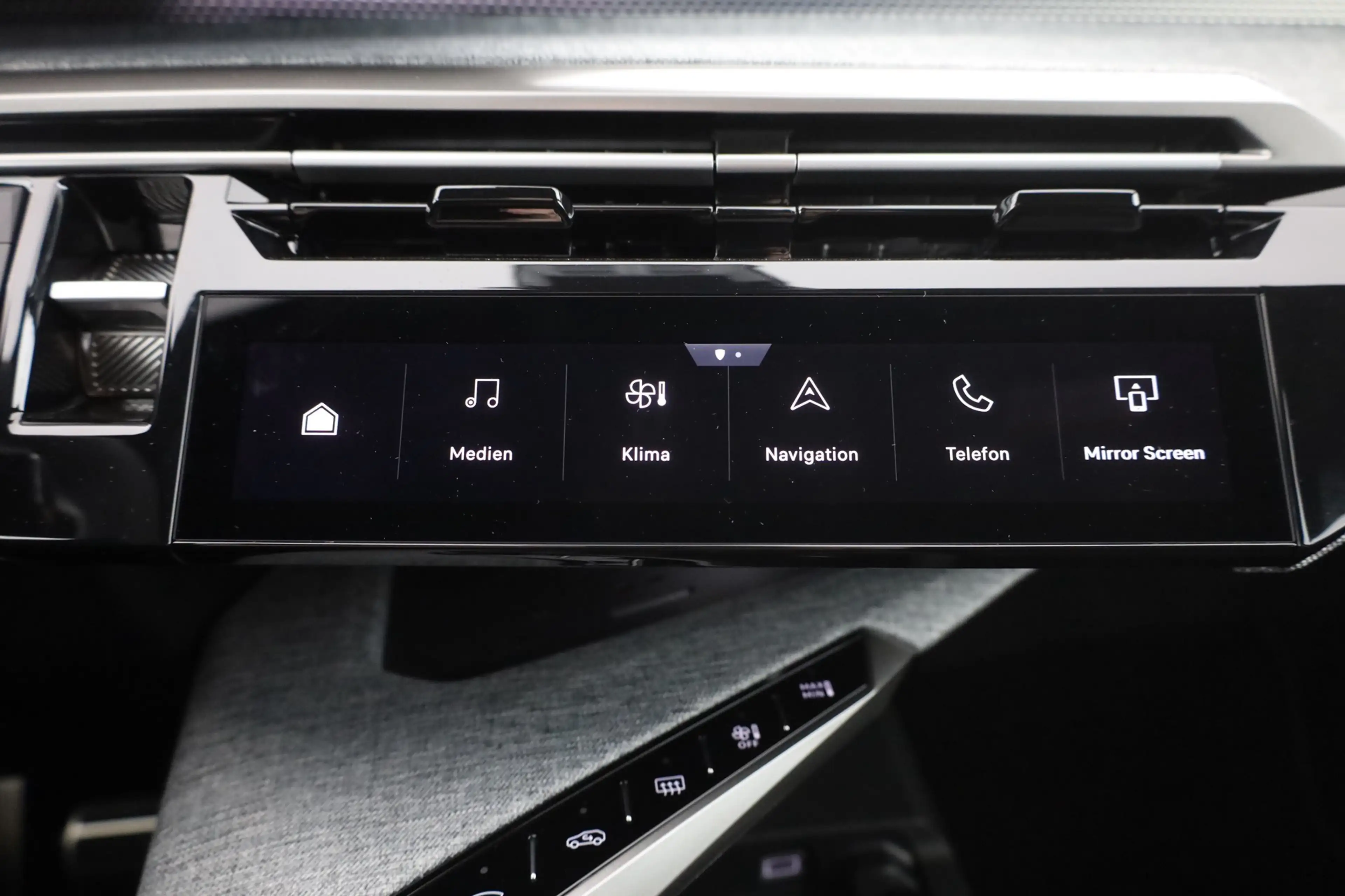 Peugeot 5008 GT Exclusive 1.2 Hybrid Aut. LED ACC Navi 360 — photo 12