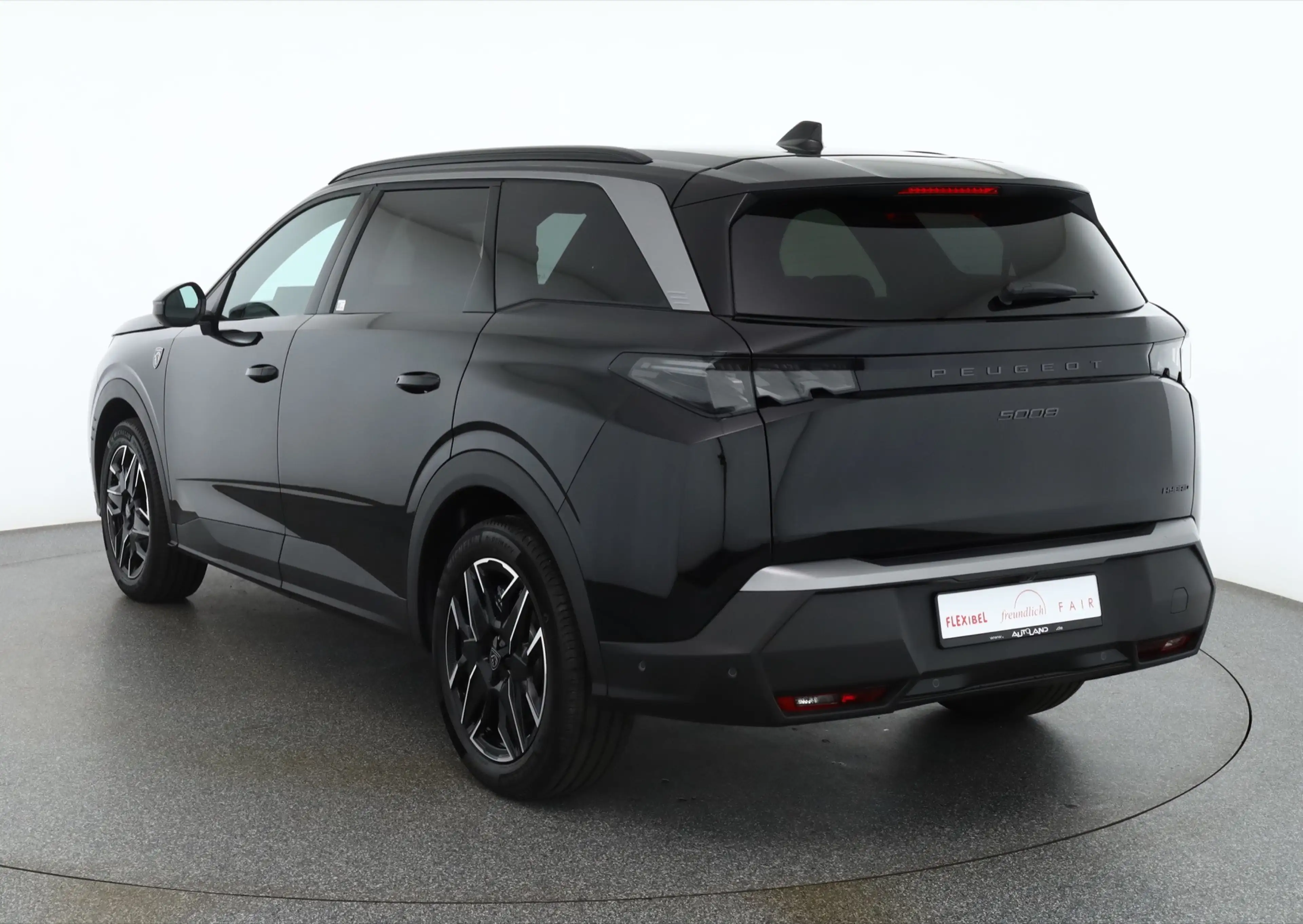 Peugeot 5008 GT Exclusive 1.2 Hybrid Aut. LED ACC Navi 360 — photo 3