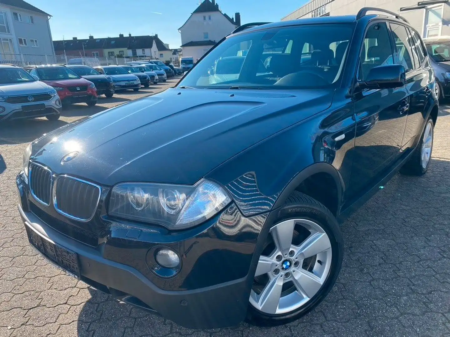 BMW X3 2.0d AHK, PDC, Schwarz - 2