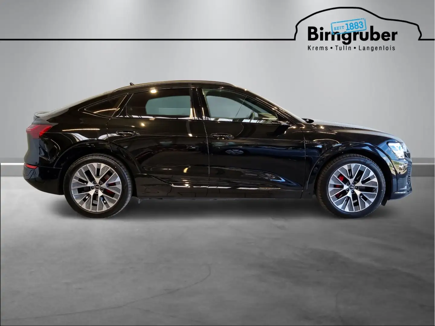 Audi Q8 55 e-tron quattro S line Schwarz - 2