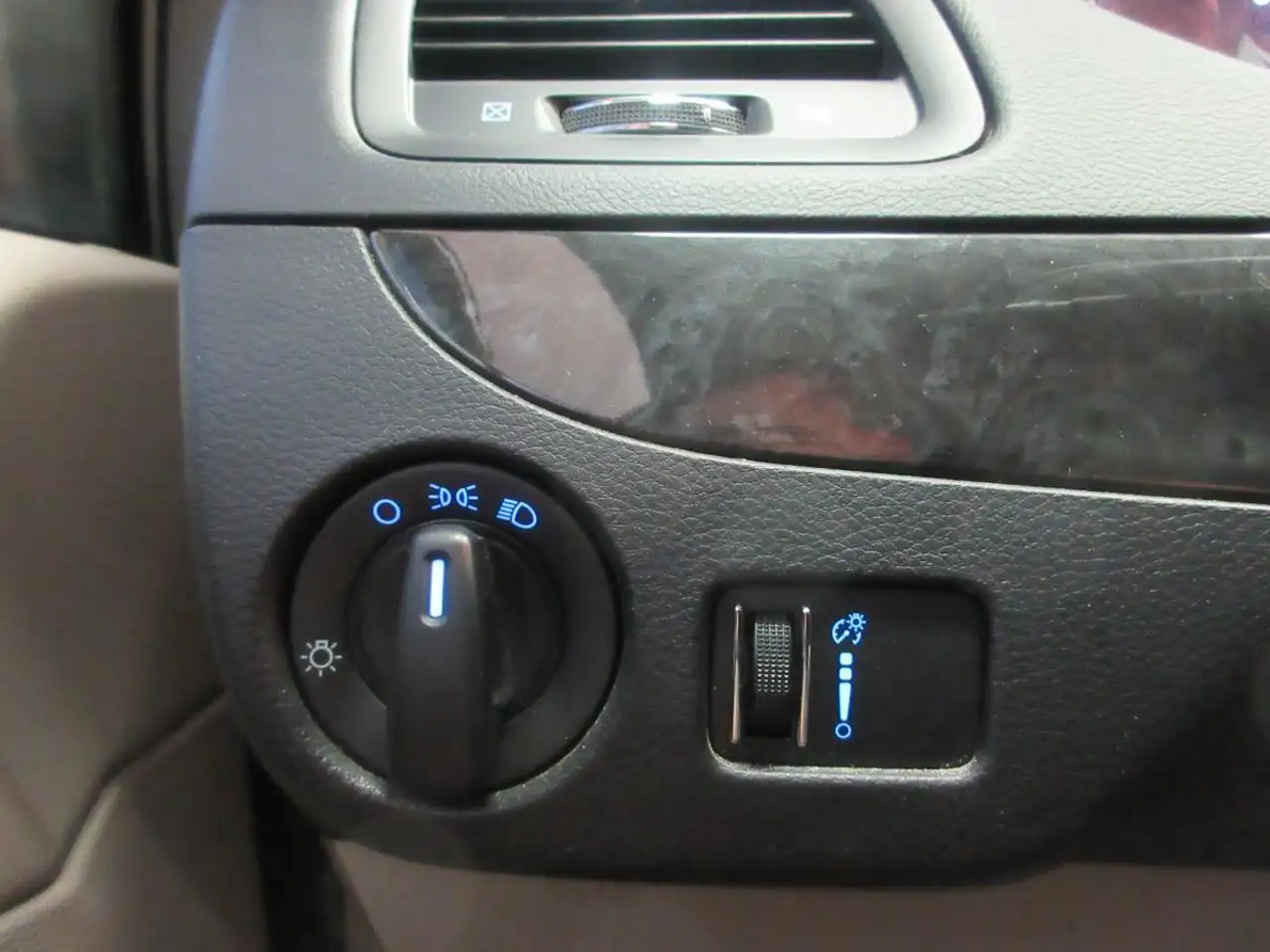 Dodge Grand Caravan photo Dodge Grand Caravan
