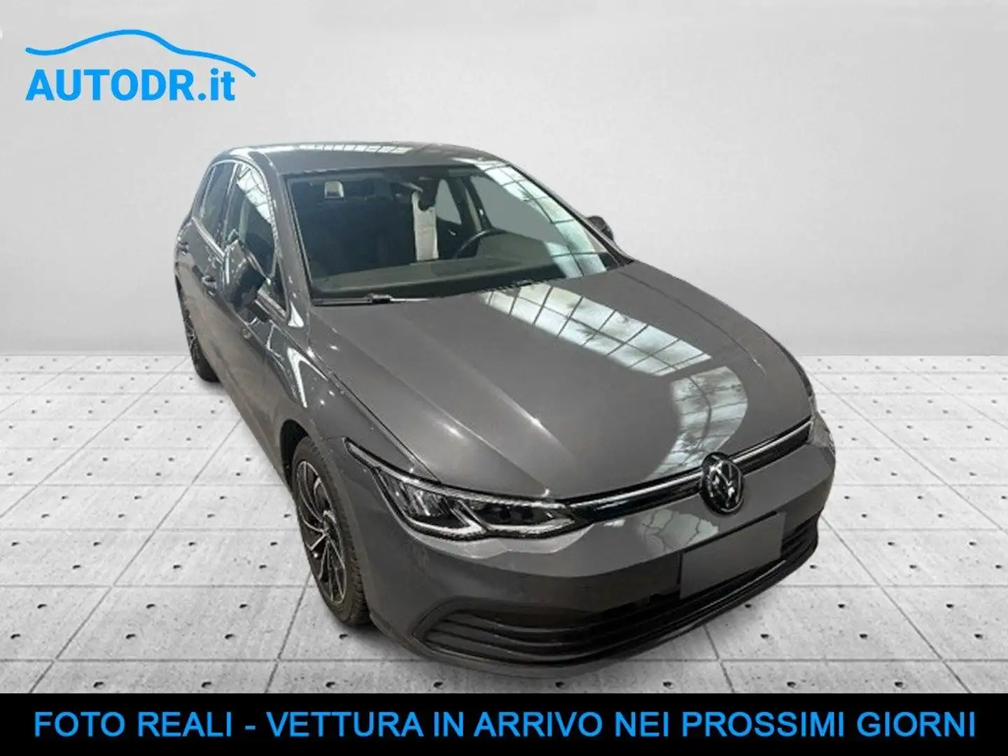 Volkswagen Golf 1.0 eTSI EVO DSG Life Virtual, ACC, AppConnect Gris - 2