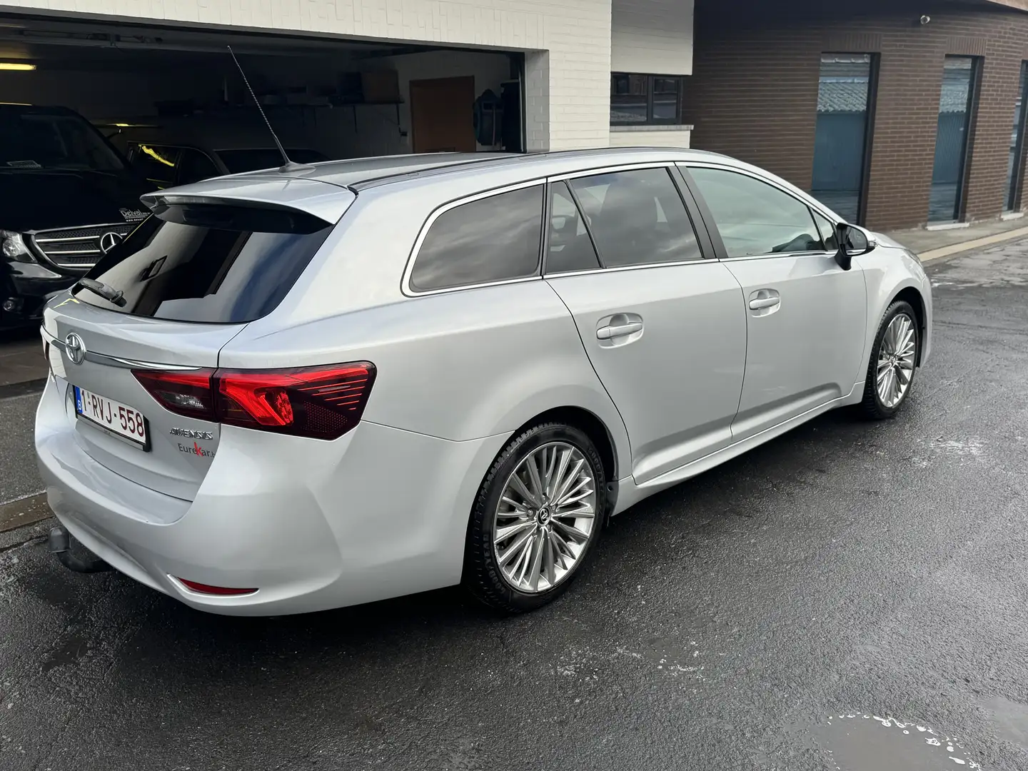 Toyota Avensis SW 1.6 D-4D Comfort & Pack 50 - 2