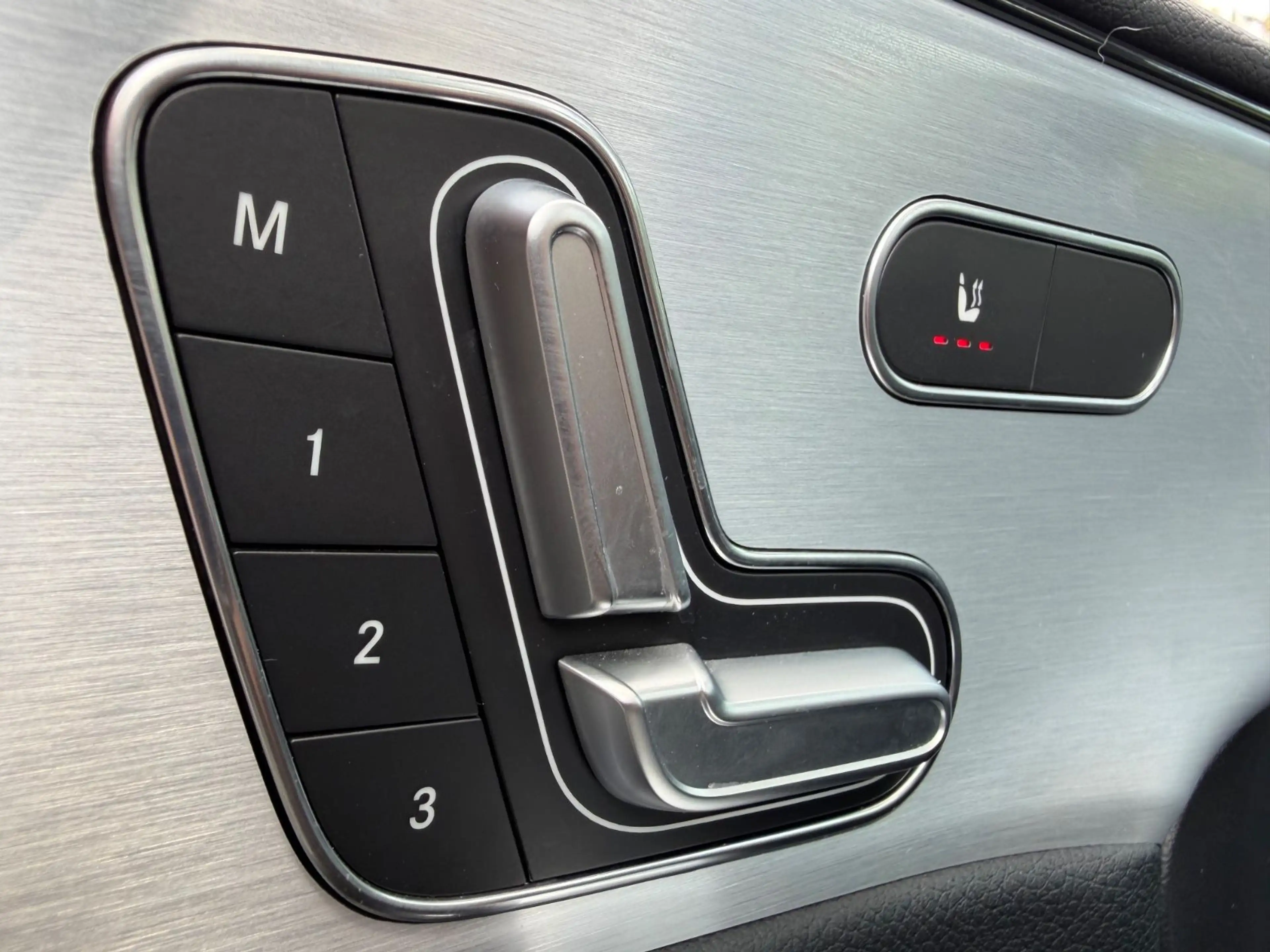 Mercedes-Benz A 220 | 4 - Matic| PANO| BURMESTER| LED| 360° — photo 21