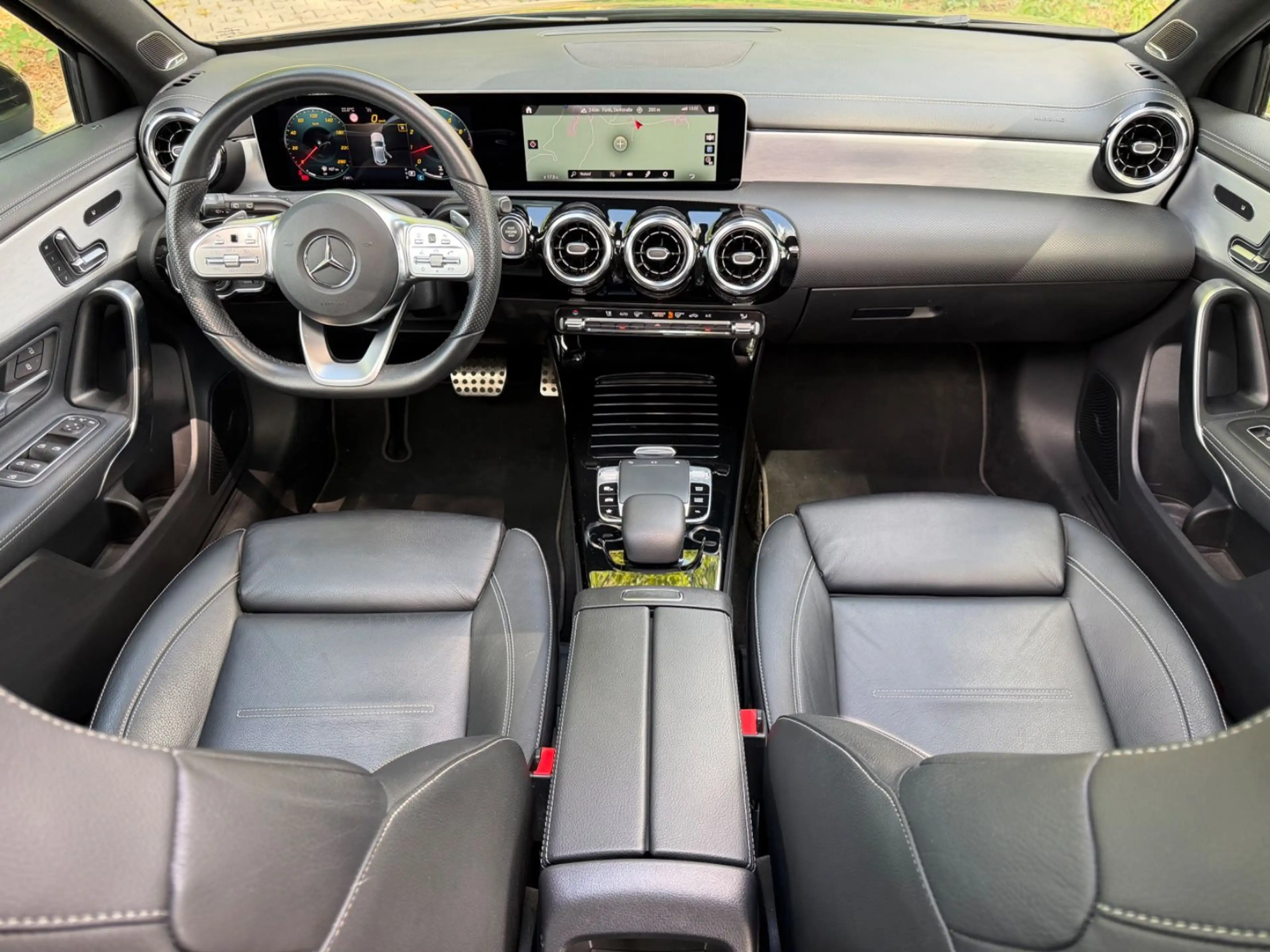 Mercedes-Benz A 220 | 4 - Matic| PANO| BURMESTER| LED| 360° — photo 27