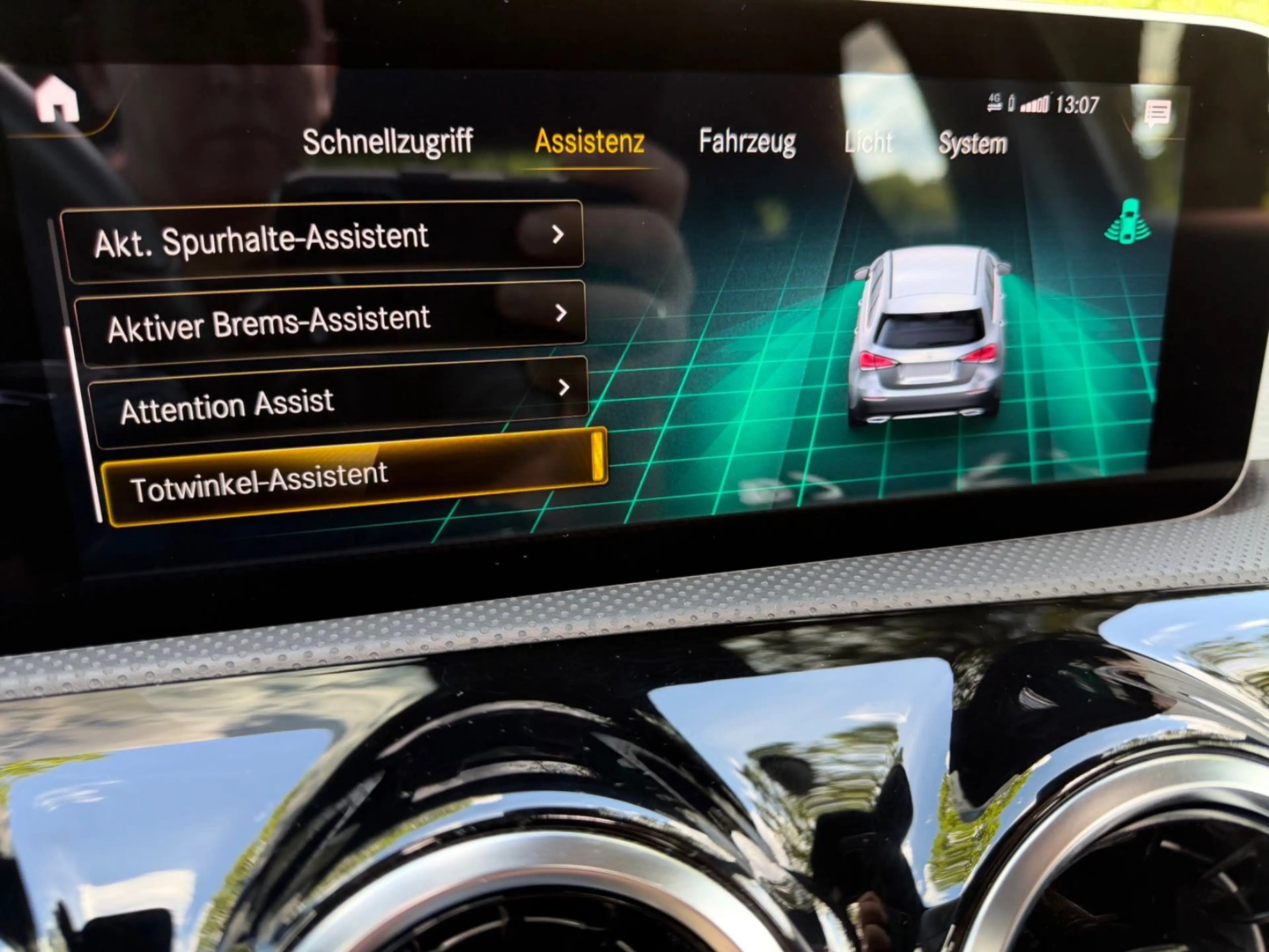 Mercedes-Benz A 220 | 4 - Matic| PANO| BURMESTER| LED| 360° — photo 33