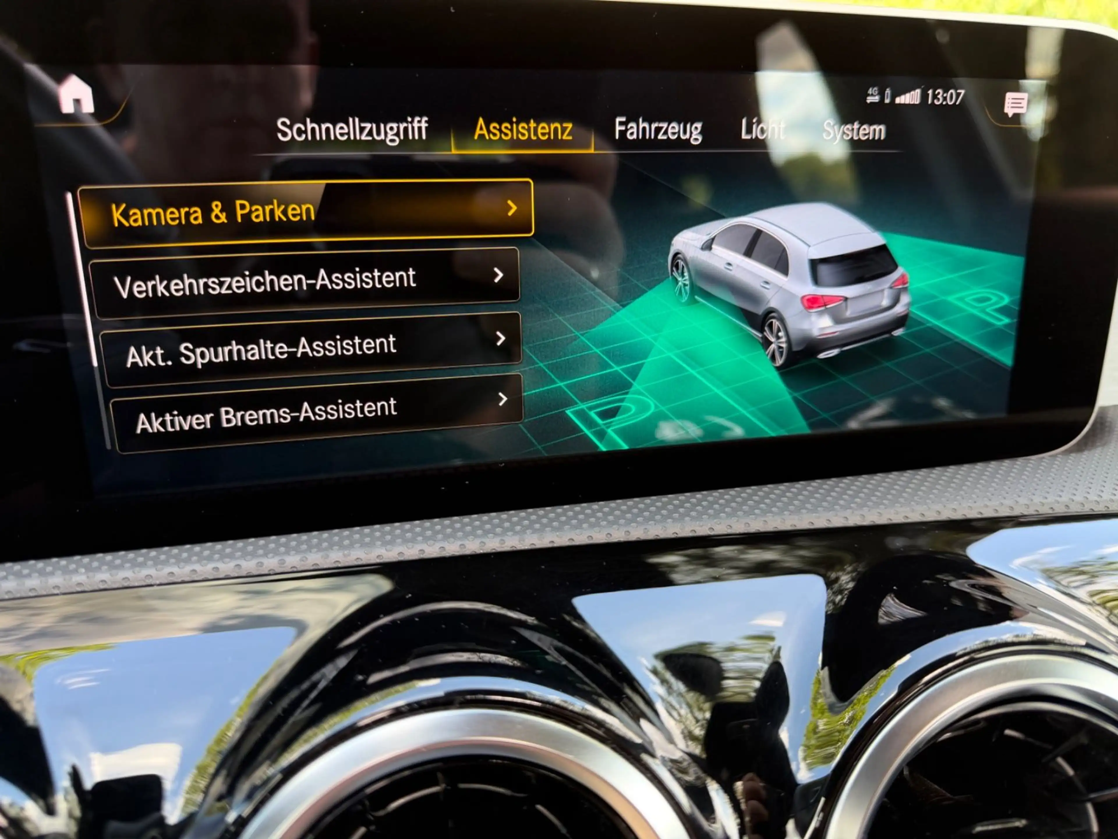 Mercedes-Benz A 220 | 4 - Matic| PANO| BURMESTER| LED| 360° — photo 32