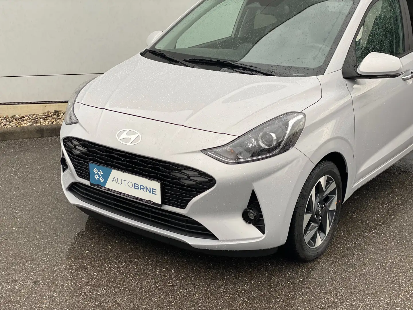 Hyundai i10 1,2i Trend Line AUTOMATIK Grau - 2