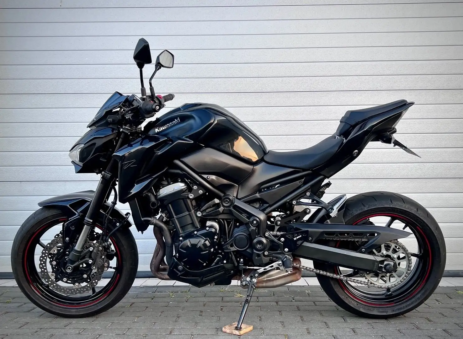 Kawasaki Z 900 Negro - 1