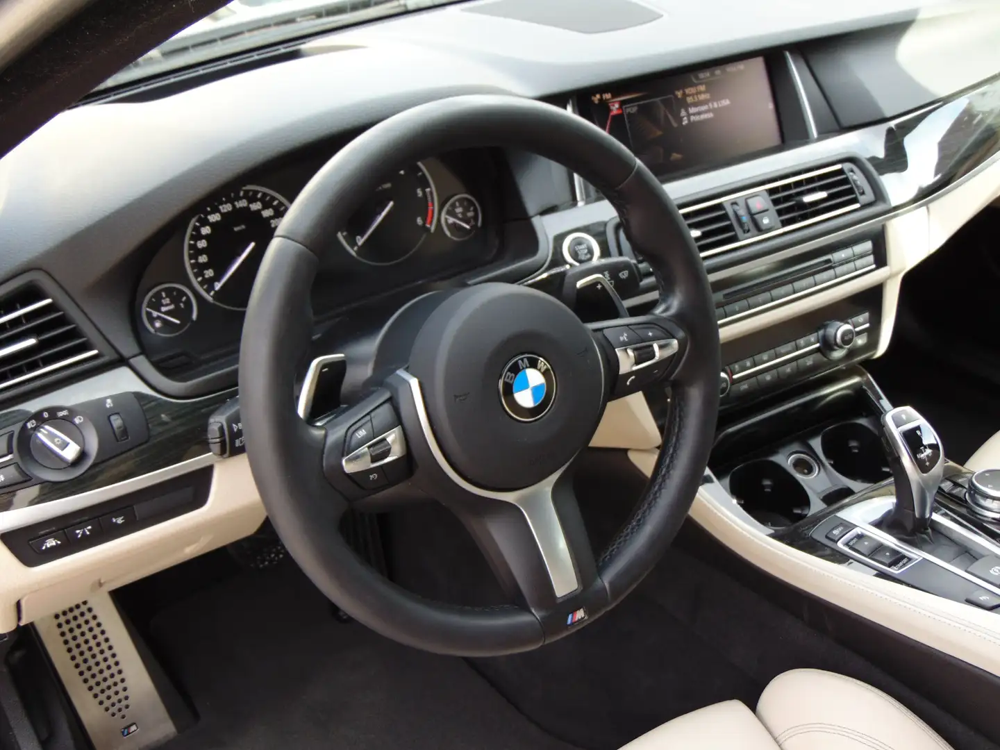 BMW 530 d Sport-Aut. M-Paket |LED|Head-Up|Pano|R-Kam| Schwarz - 2