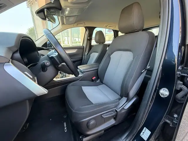 Mazda CX-60 view 9