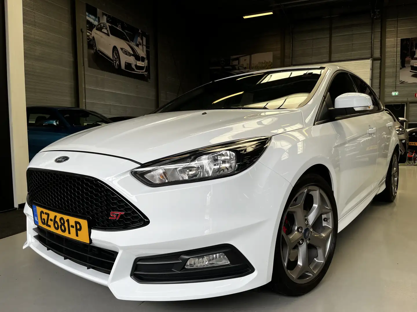 Ford Focus 2.0 ST-2 Wit - 1