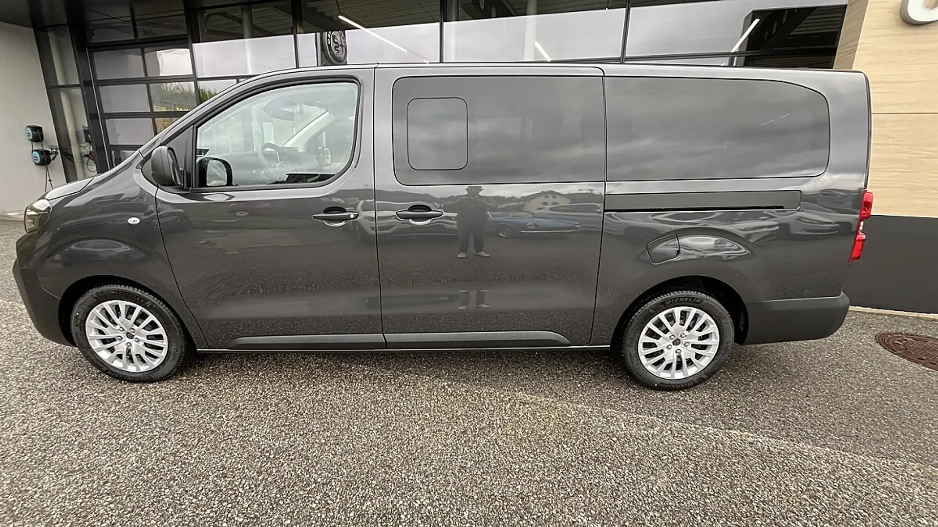Peugeot Expert Kombi BlueHDi 180 Lang EAT8 Grau - 2
