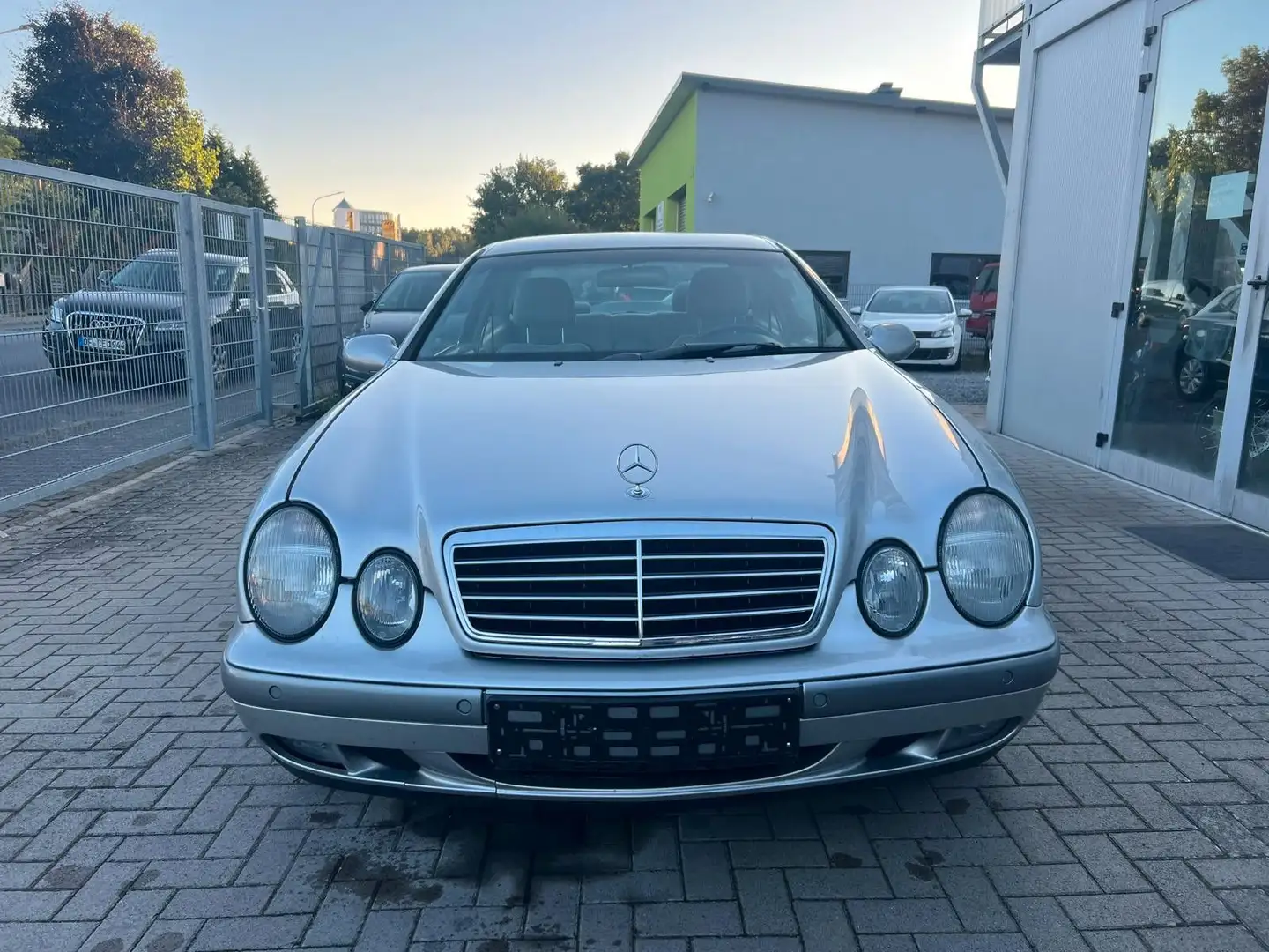 Mercedes-Benz CLK 230 KOMPRESSOR Sport TÜV NEU Silber - 2