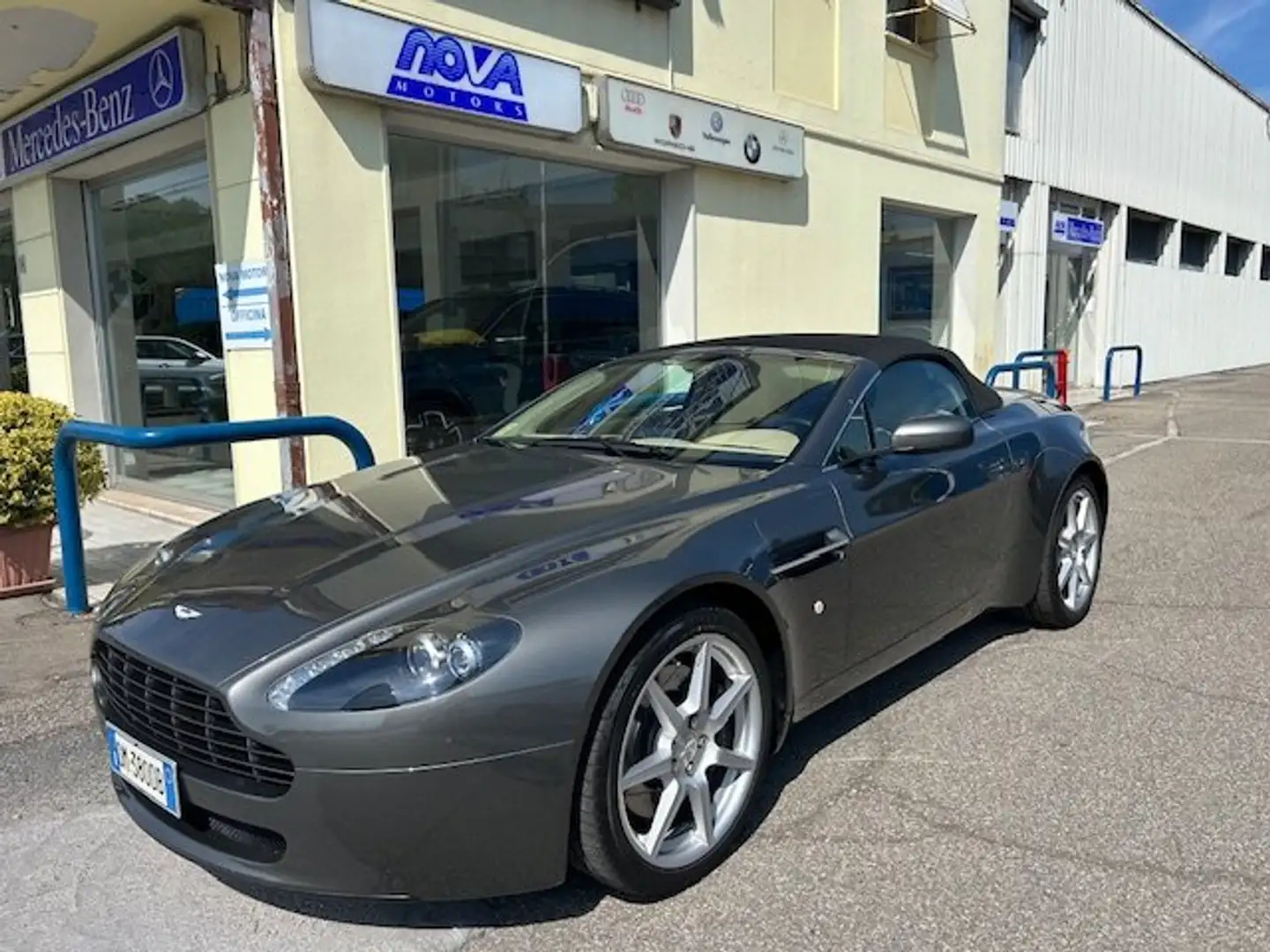 Aston Martin Vantage Vantage Roadster 4.3 V8 sportshift Gris - 1