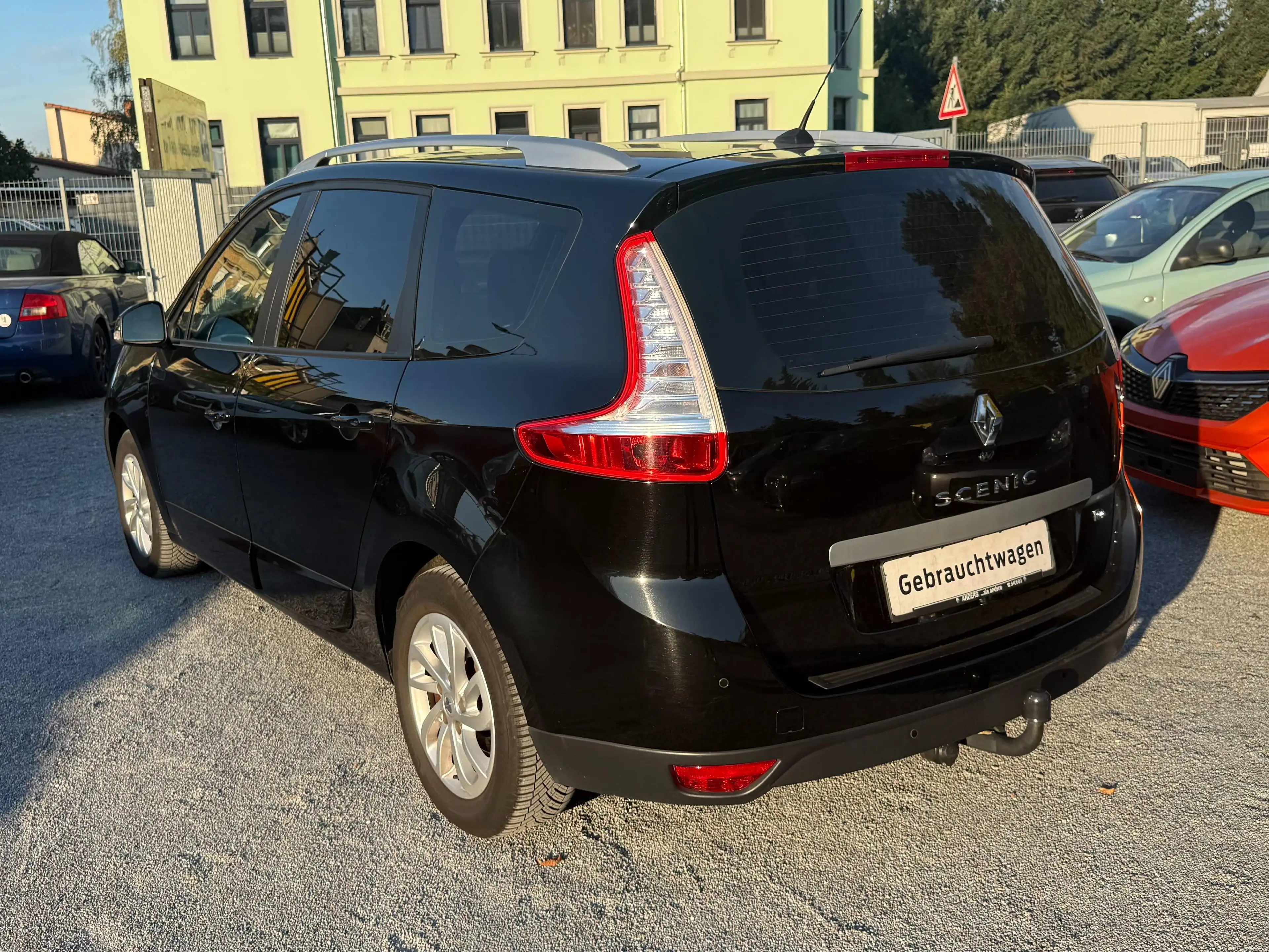 Renault Scenic Grand Paris ERSTE HAND 85000 KM KLIMAAUTOMATIK NAVI SITZHEIZUNG ALUFELGEN ANHÄNGERKUPPLUNG — photo 9