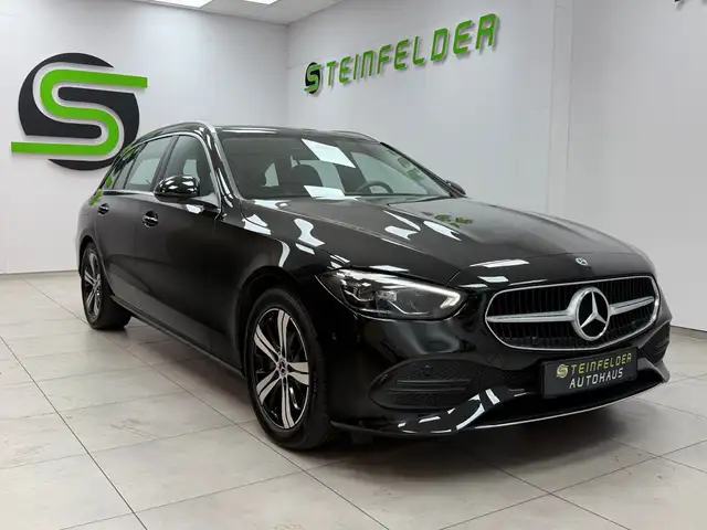 Mercedes-Benz 220 main image