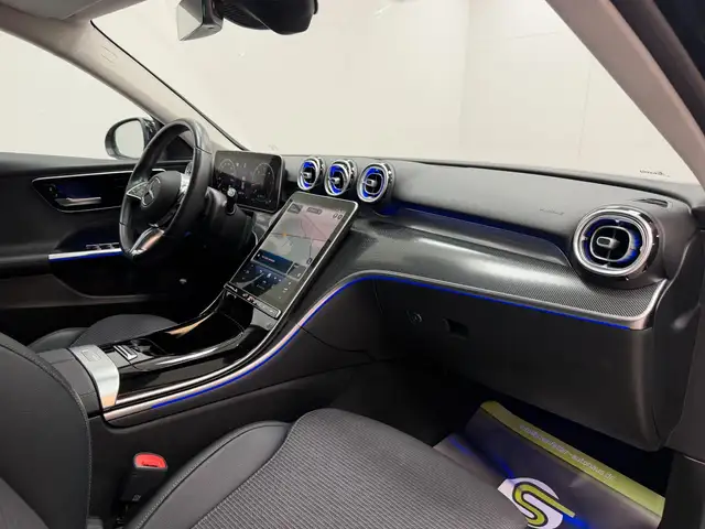 Mercedes-Benz 220 view 10