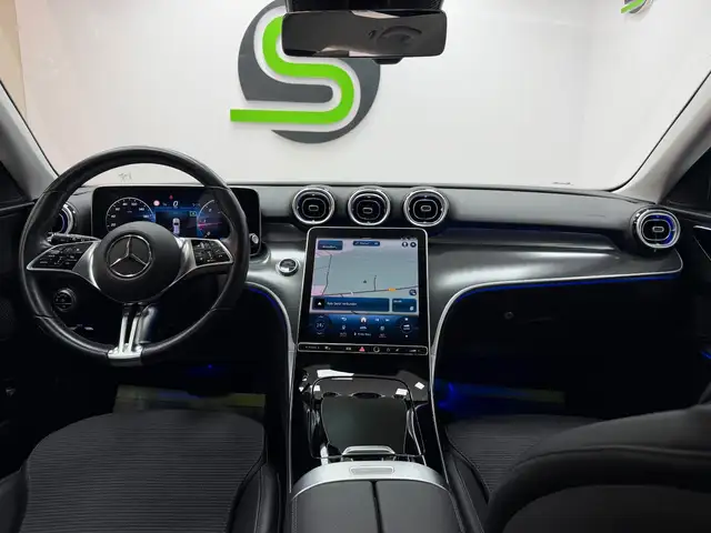 Mercedes-Benz 220 view 15