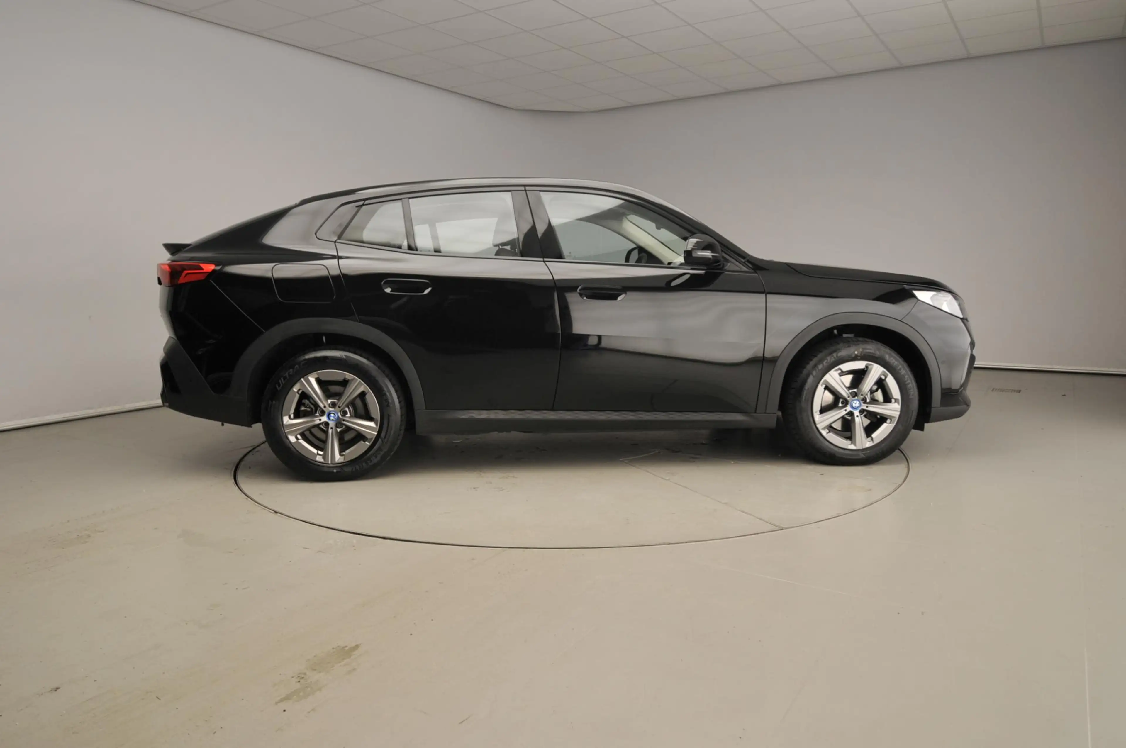 BMW iX2 eDrive20 | LED | Navigatie | Panoramadak | Sportst — photo 5