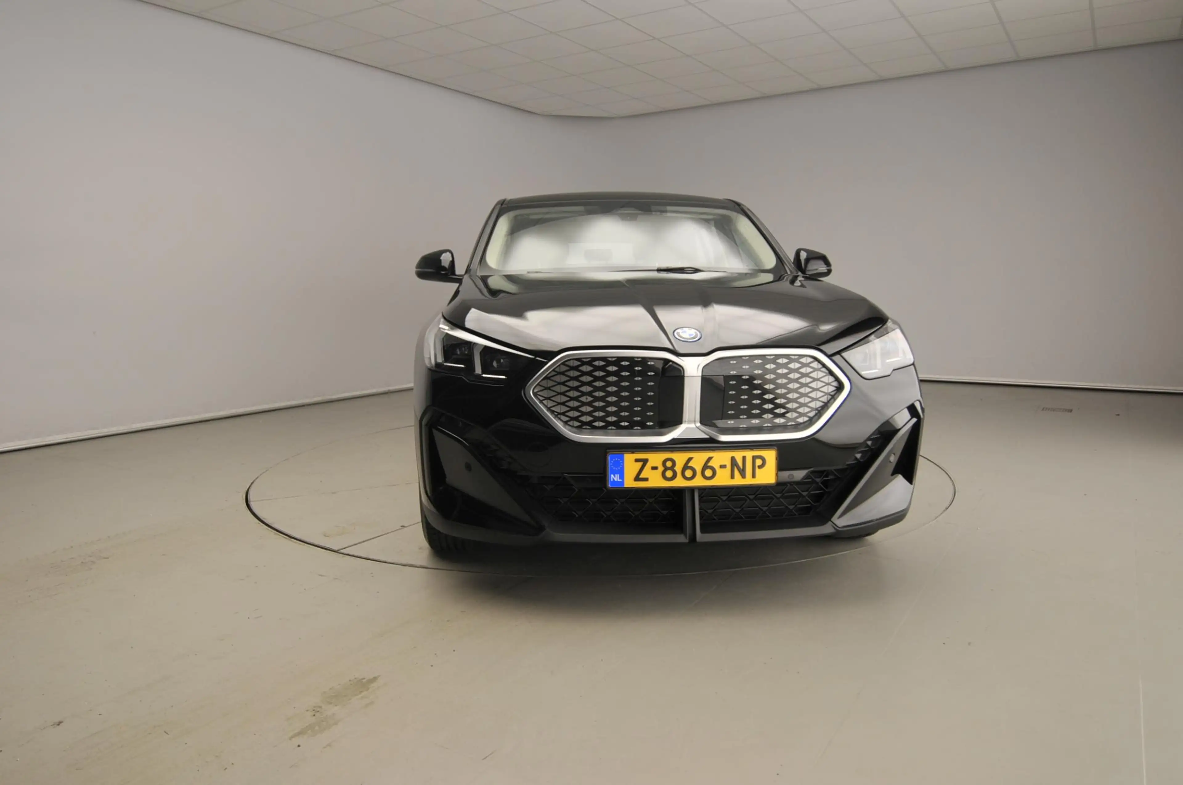 BMW iX2 eDrive20 | LED | Navigatie | Panoramadak | Sportst — photo 6