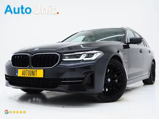 BMW 520 5-serie Touring 520e | Panoramadak | LED Grille |