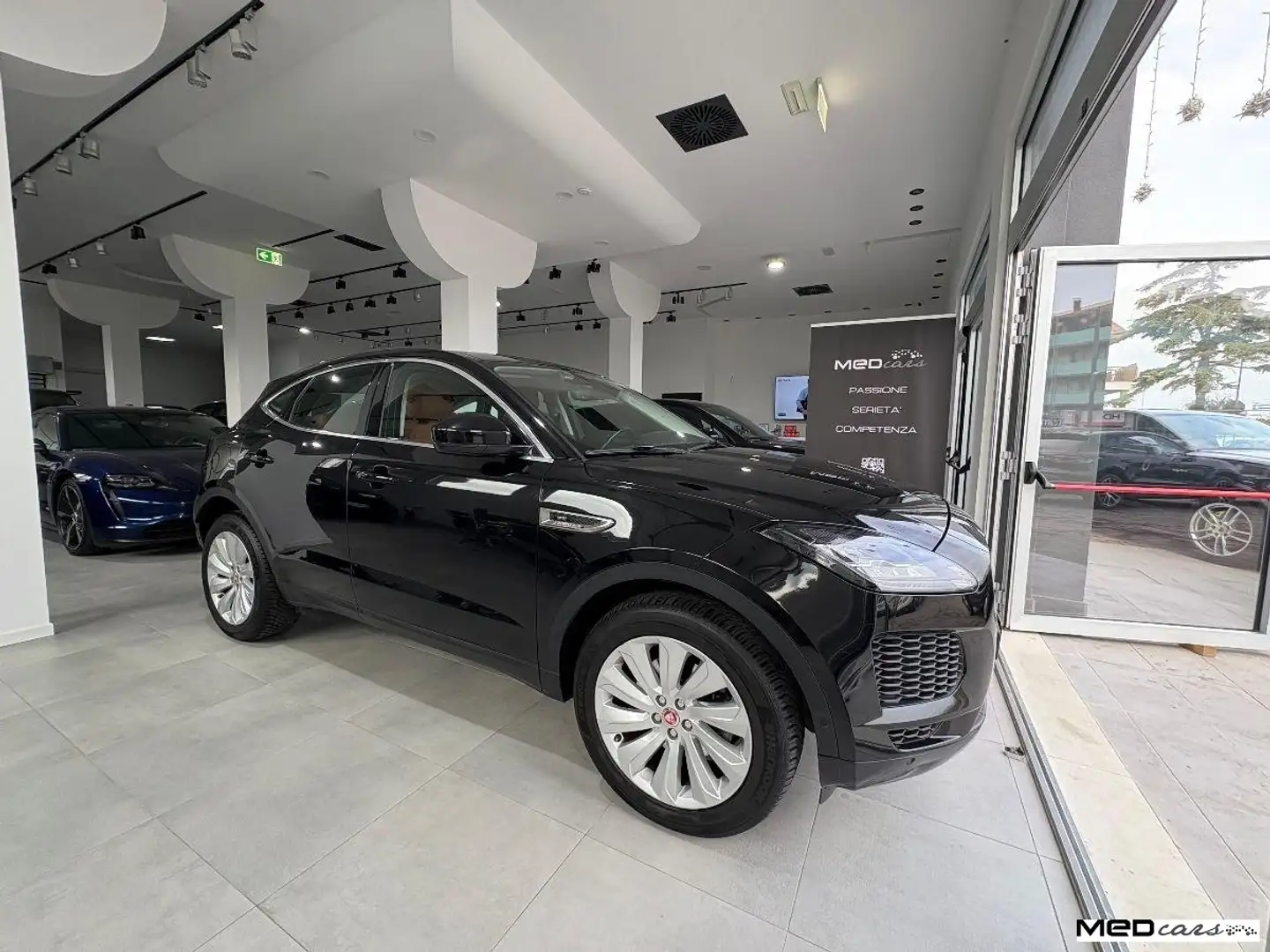 Jaguar E-Pace 2.0D 180CV AWD AUT. SE / SUPER FULL / BELLISSIMA.. Noir - 2