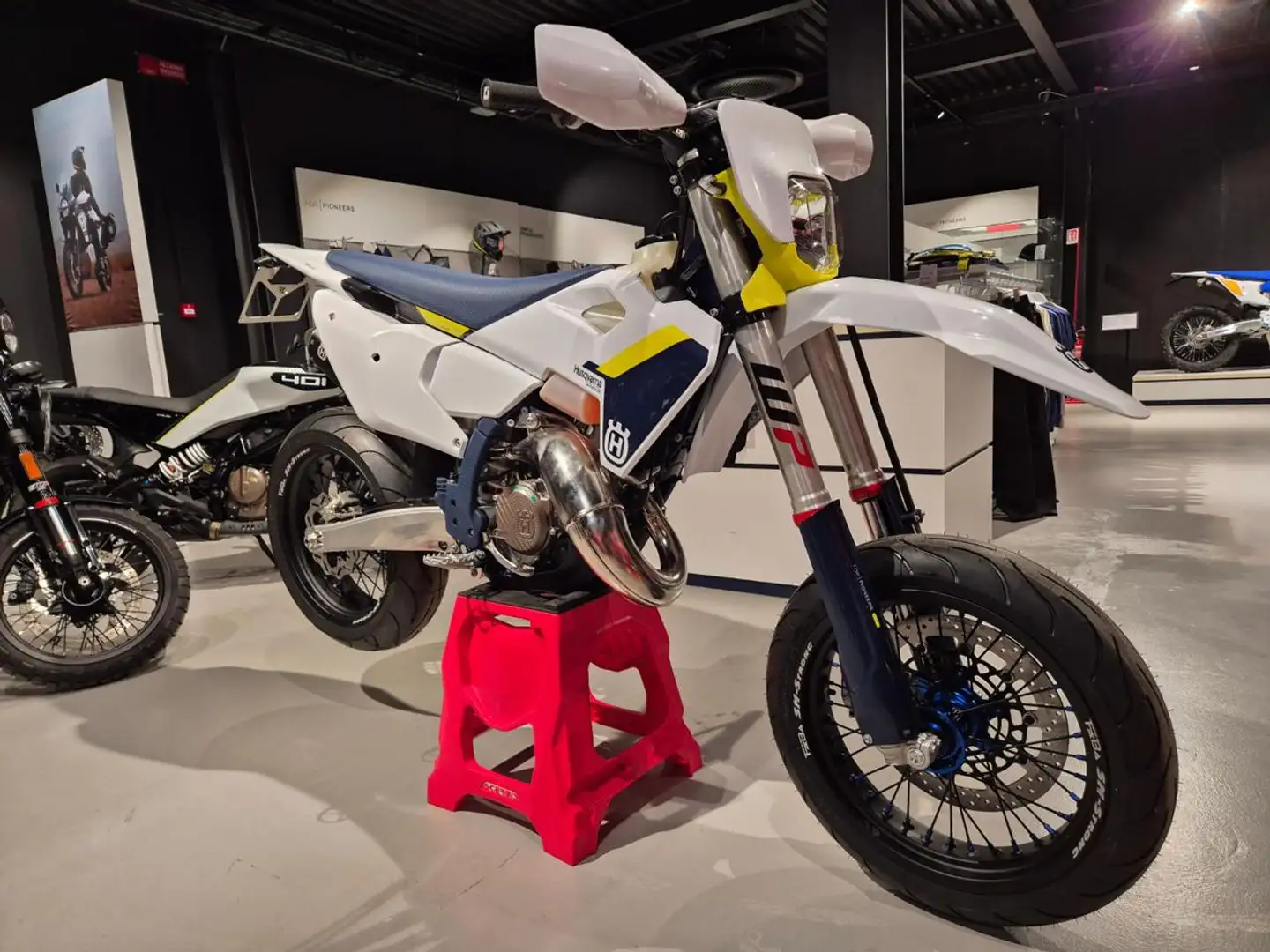 Husqvarna TE 125 MOTARD VMR Bianco - 2