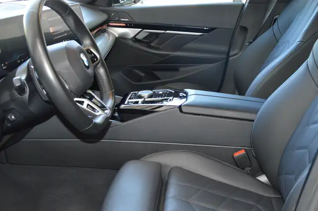 BMW 520 520 d xDrive M Sport, Top Zustand viele Extras Ansicht 7