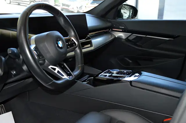 BMW 520 520 d xDrive M Sport, Top Zustand viele Extras Ansicht 8