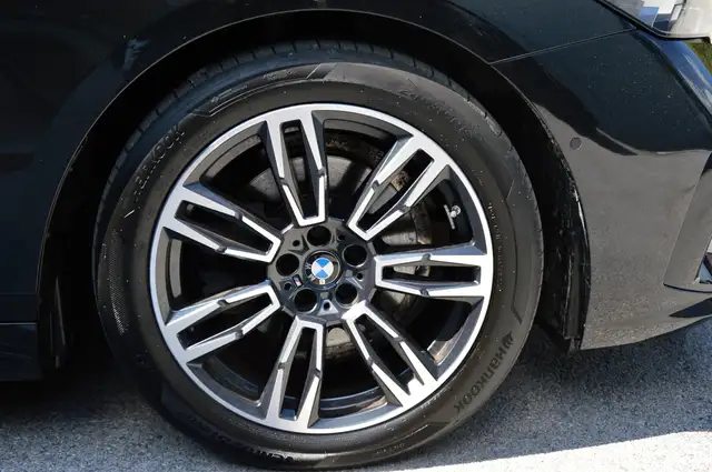 BMW 520 520 d xDrive M Sport, Top Zustand viele Extras Ansicht 6