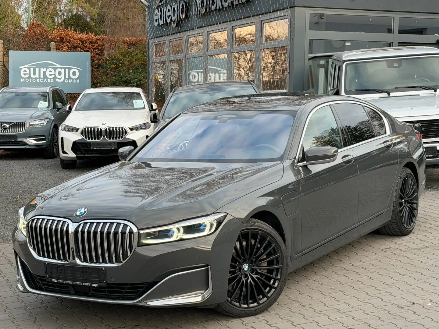 BMW 745 e Aut. - 1 Hand - Laserlicht - Head Up /// Grau - 2