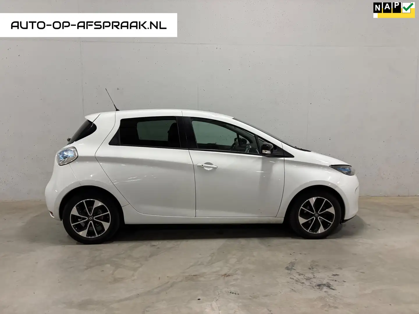 Renault ZOE R90 Intens 41 kWh Navi Camera Automaat Wit - 1