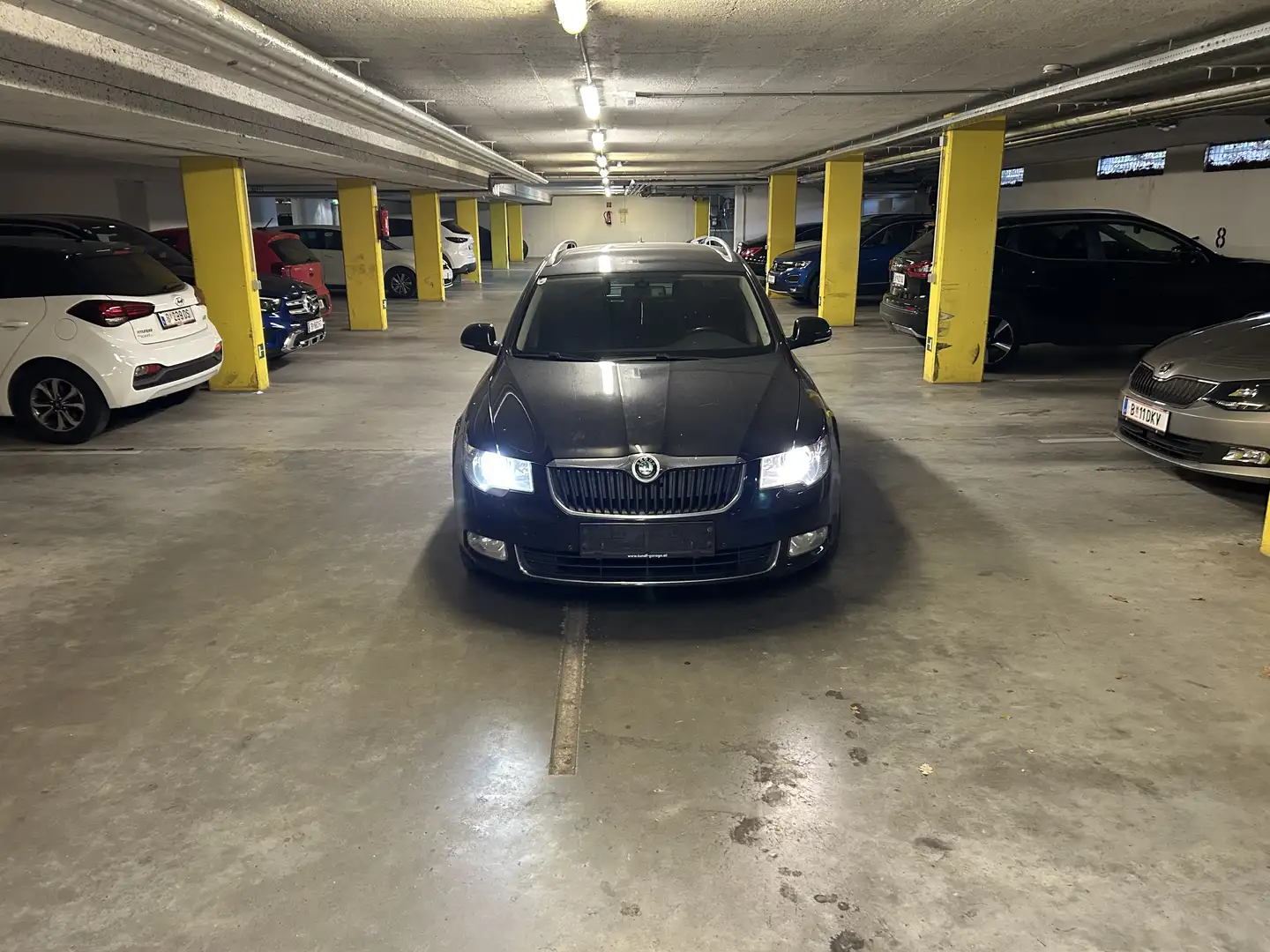 Skoda Superb Superb Combi Elegance 2,0 TDI CR DPF Elegance Schwarz - 2
