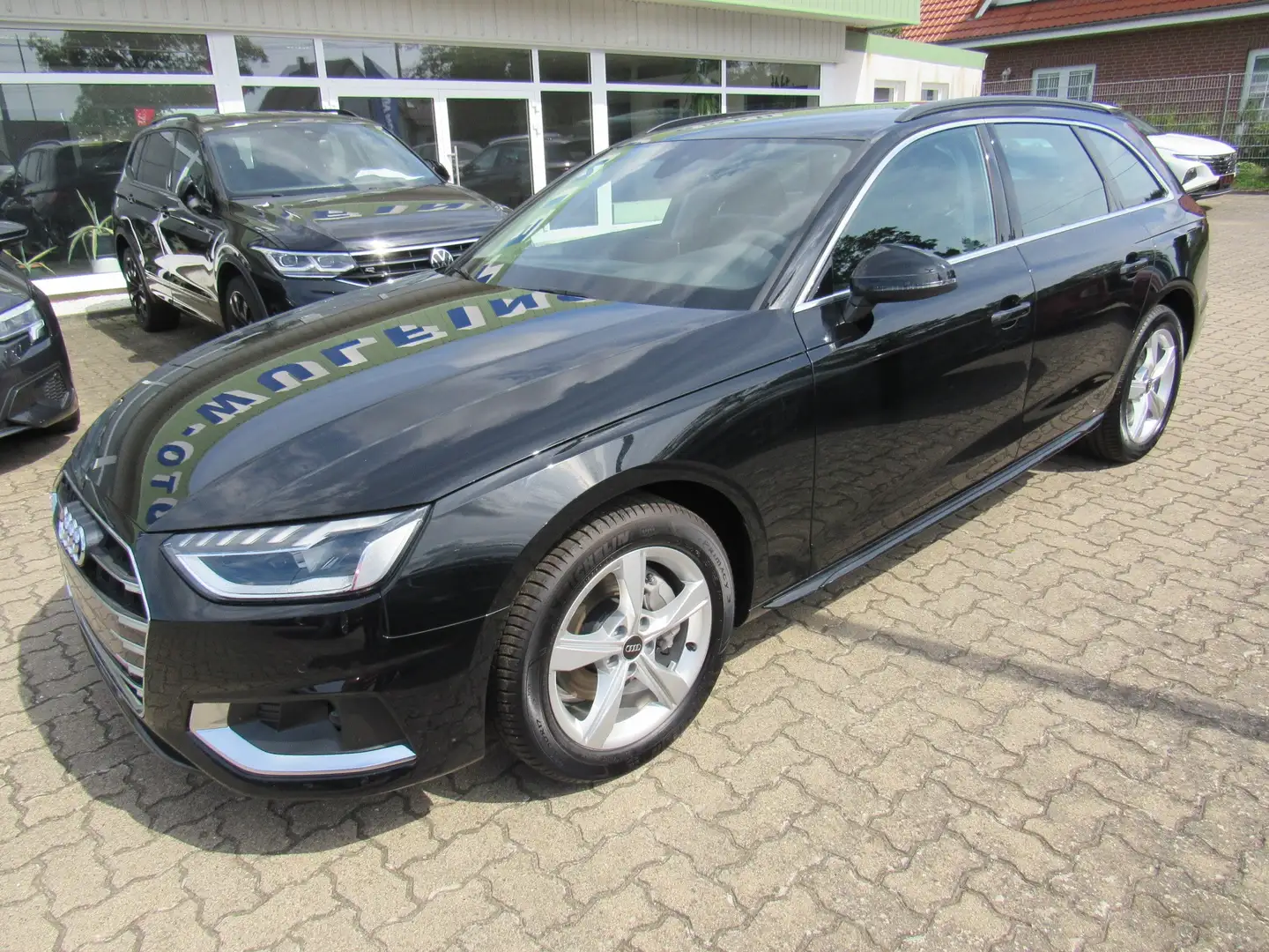 Audi A4 Avant Advanced 40 TFSI S-Tron.,Tour+Stadt+AHK Чёрный - 1