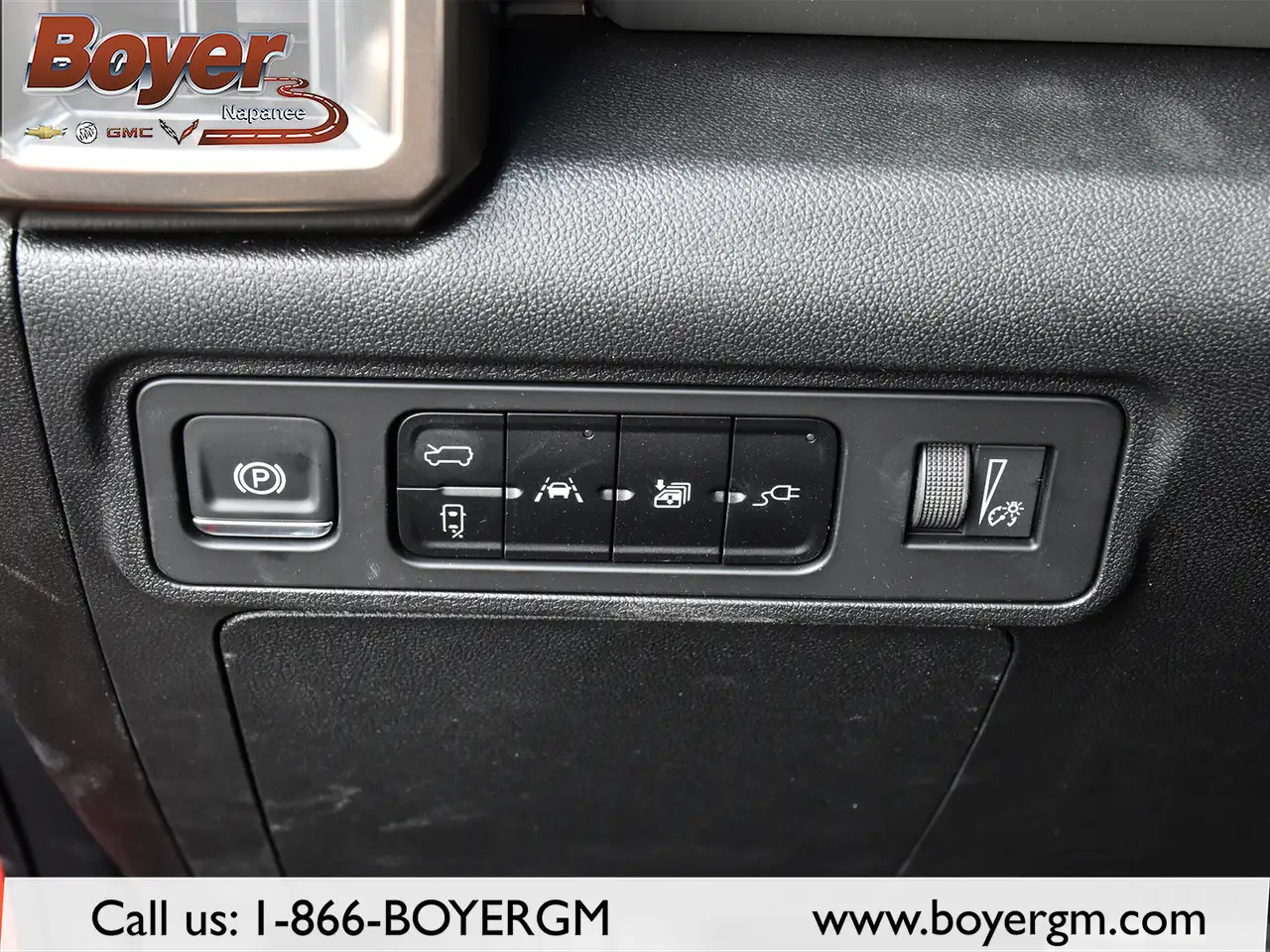 GMC HUMMER EV SUV снимка GMC HUMMER EV SUV