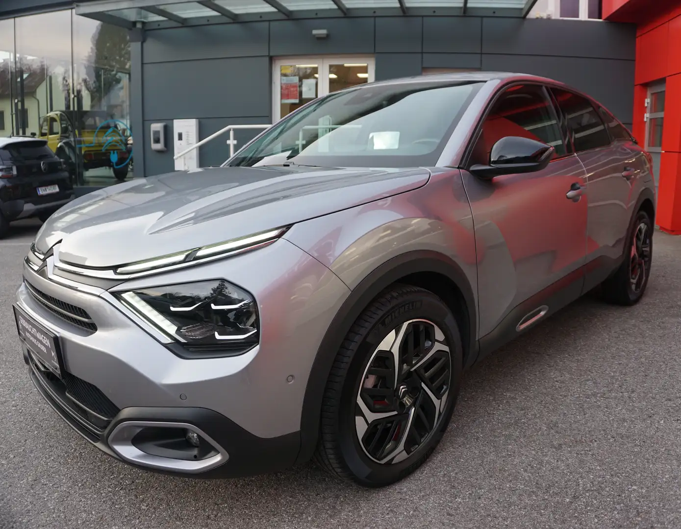 Citroen C4 BHDi 130 EAT8 MAX Grau - 1