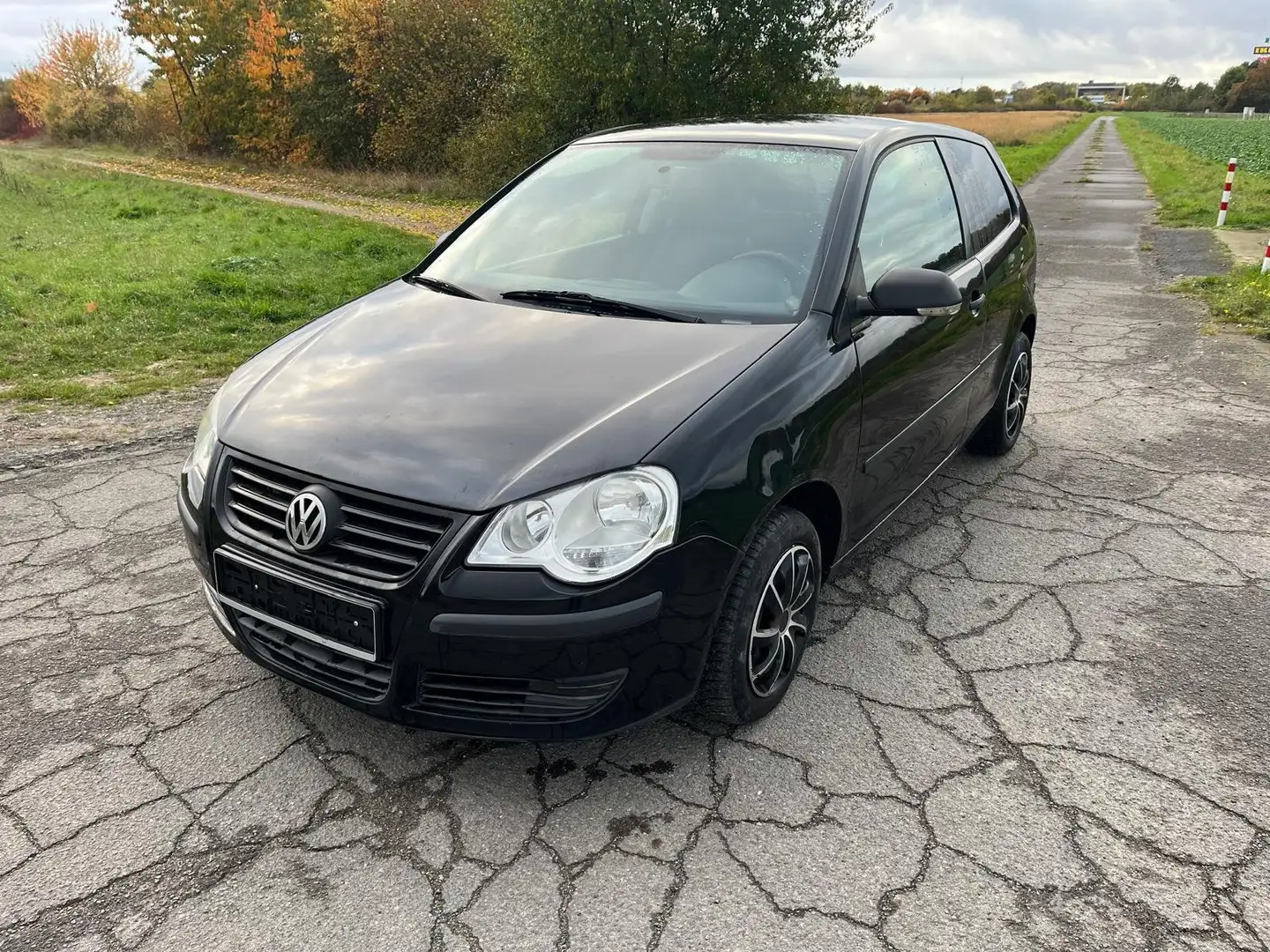 Volkswagen Polo Trendline Schwarz - 1