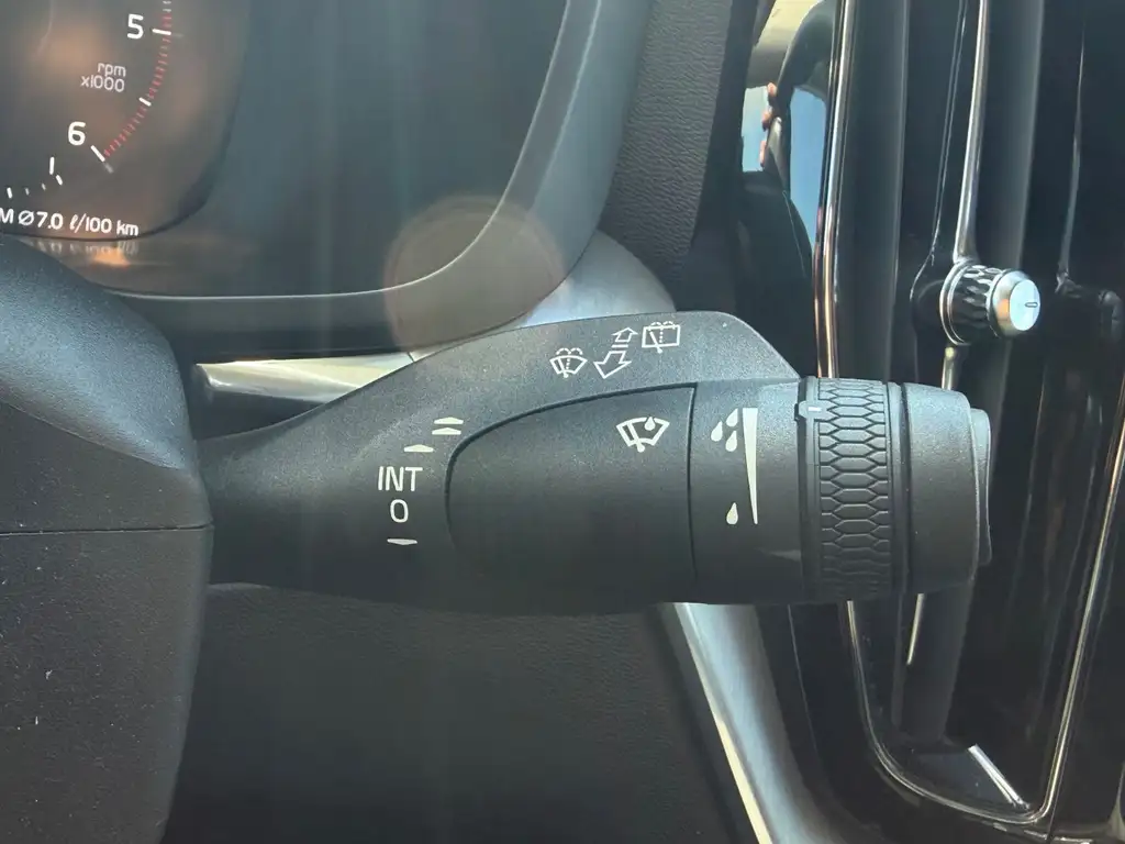 Volvo XC60 Momentum AWD | Nahezu Vollausstattung Bild 22